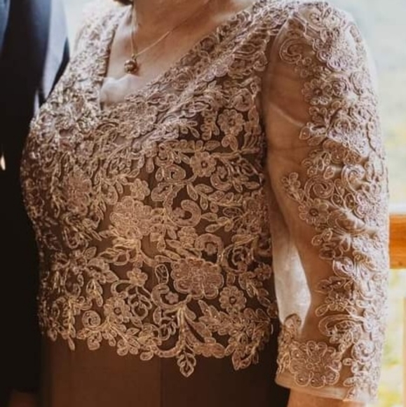 Dresses & Skirts - Mother of the Bride/Groom Dress